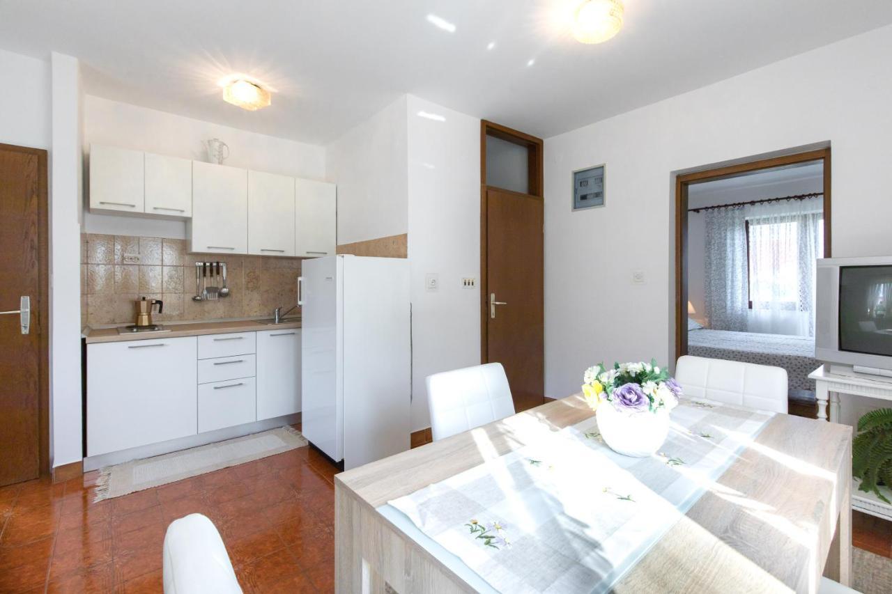 Apartment Drago *Cosy & Close To The Beach! Krk Town Buitenkant foto