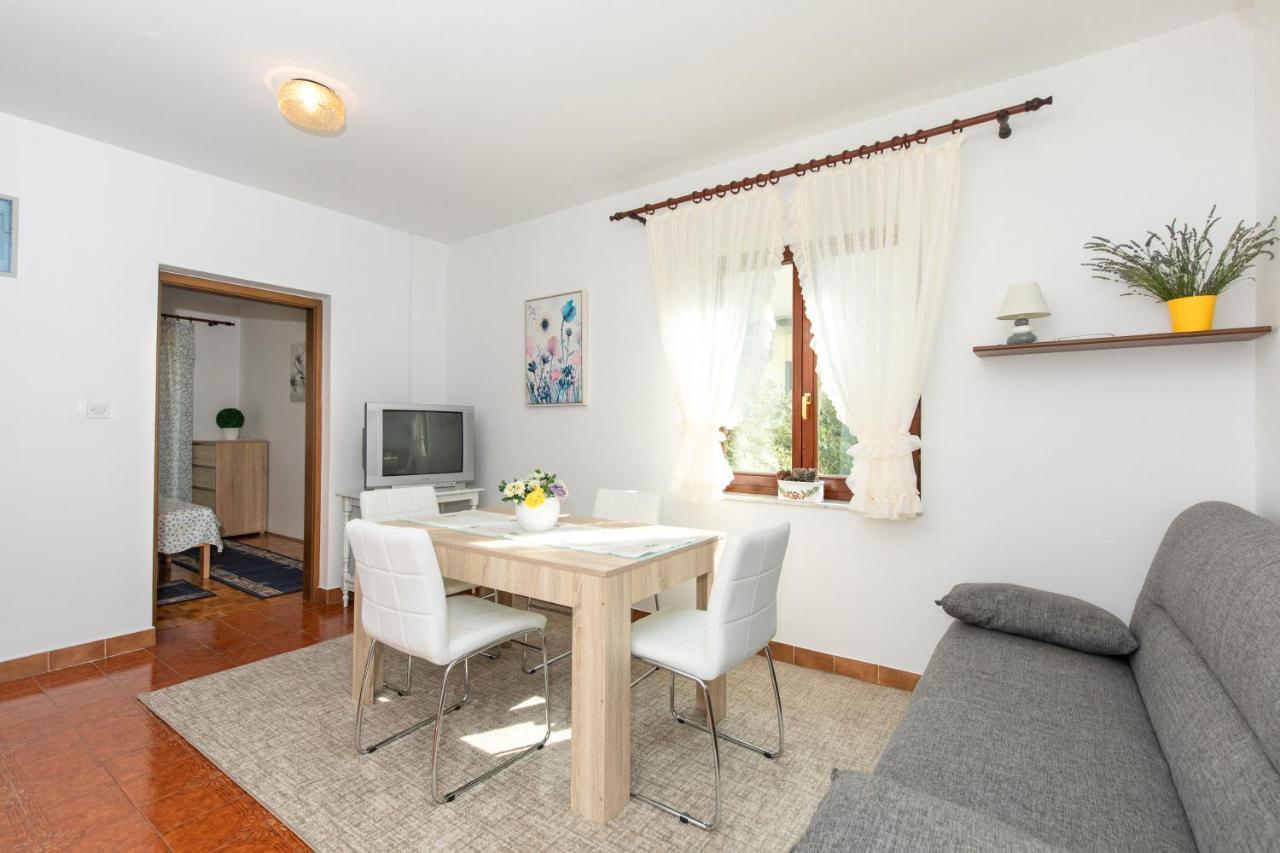 Apartment Drago *Cosy & Close To The Beach! Krk Town Buitenkant foto