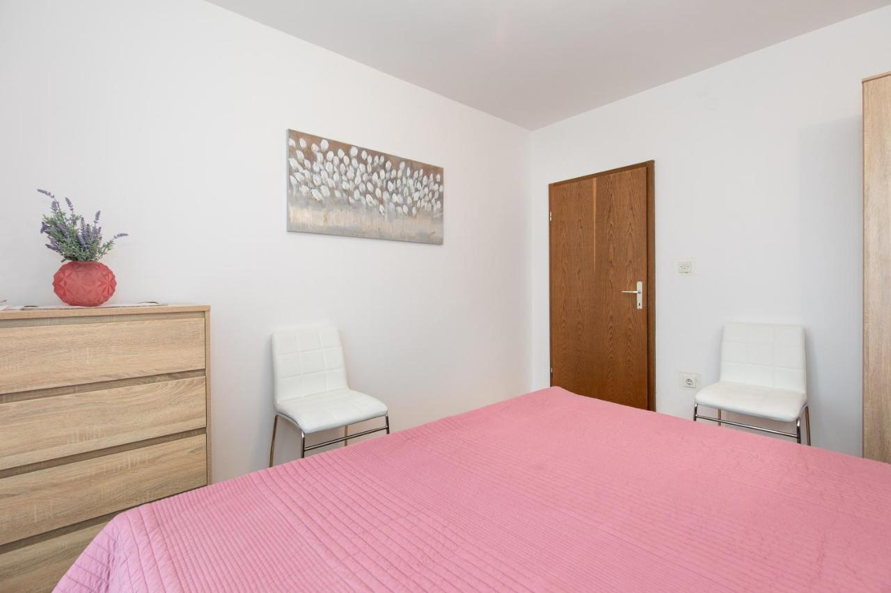 Apartment Drago *Cosy & Close To The Beach! Krk Town Buitenkant foto