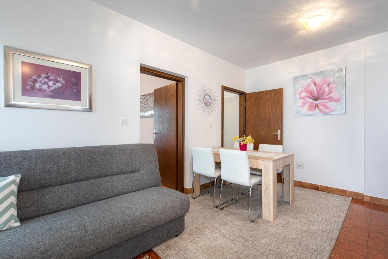 Apartment Drago *Cosy & Close To The Beach! Krk Town Buitenkant foto