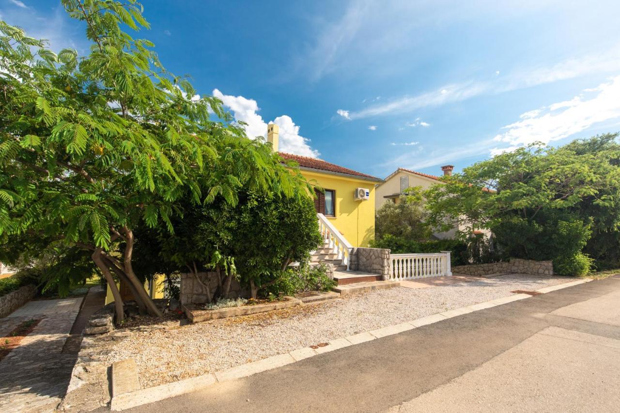 Apartment Drago *Cosy & Close To The Beach! Krk Town Buitenkant foto